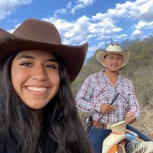 Meet your Posher, Valeria